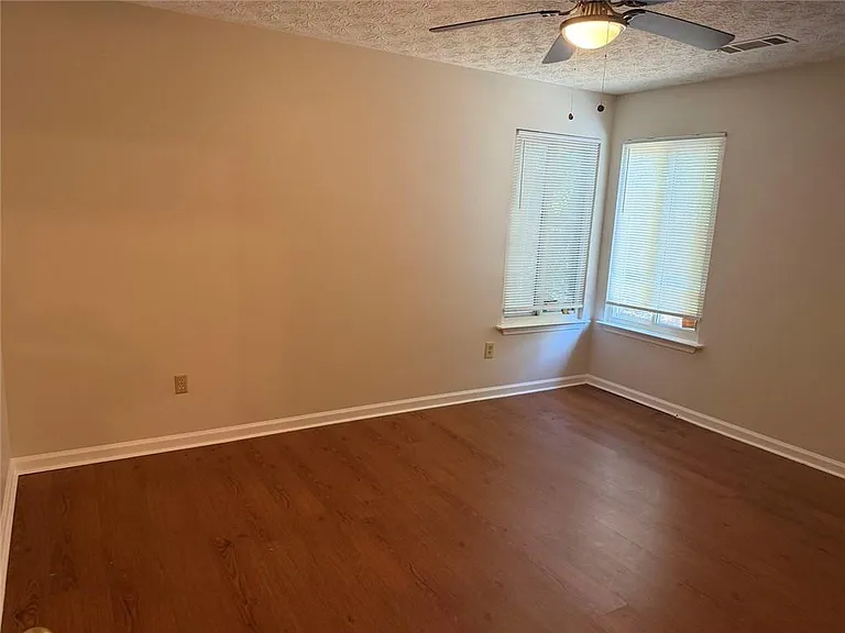 1819 Crescent Hill Dr NW — Photo 16