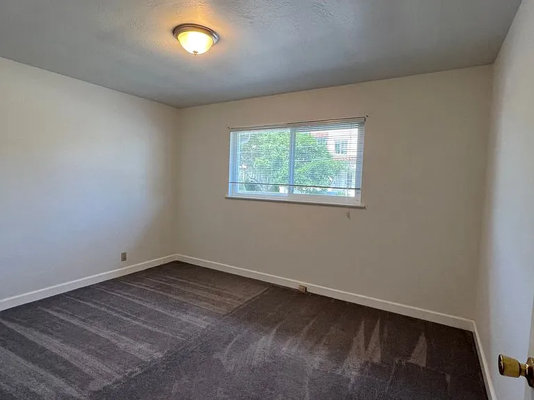 435 Ocean View Ave — Photo 10