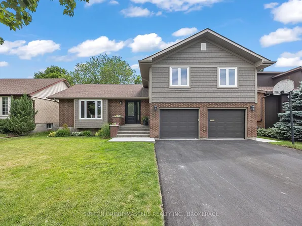 175 Country Club Dr, Kingston, ON K7M 7G8