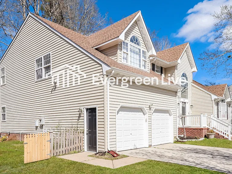 1204 Willow Creek Ct — Photo 2