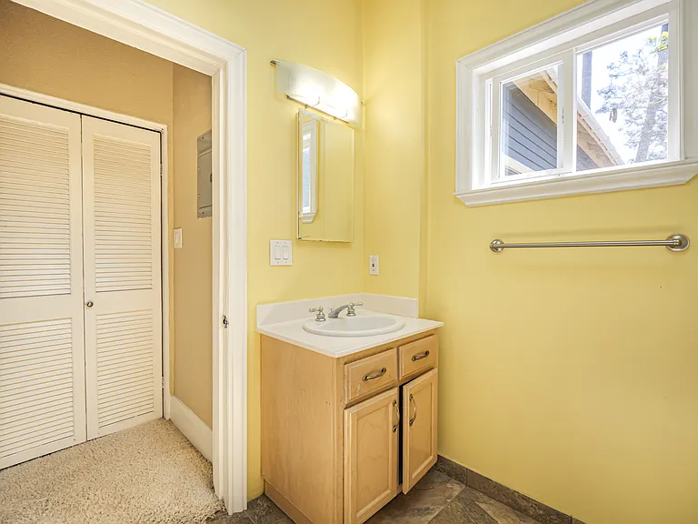 324 Locust St #3 — Photo 18