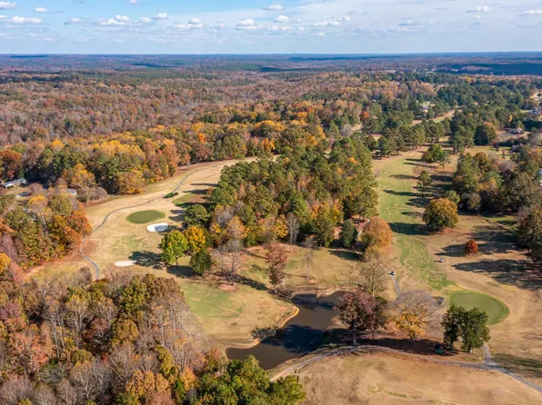 146 Pinewood Dr, Woodruff, SC 29388