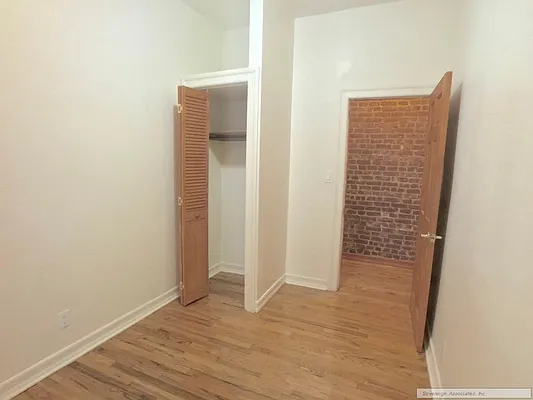 Rented by Sovereign Associates | media 33