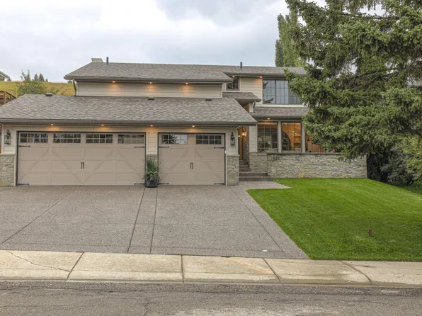 1040 Edgemont Rd NW, Calgary, AB T3A 2J3