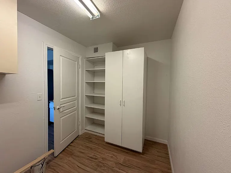 4900 E Julie Dr — Photo 5