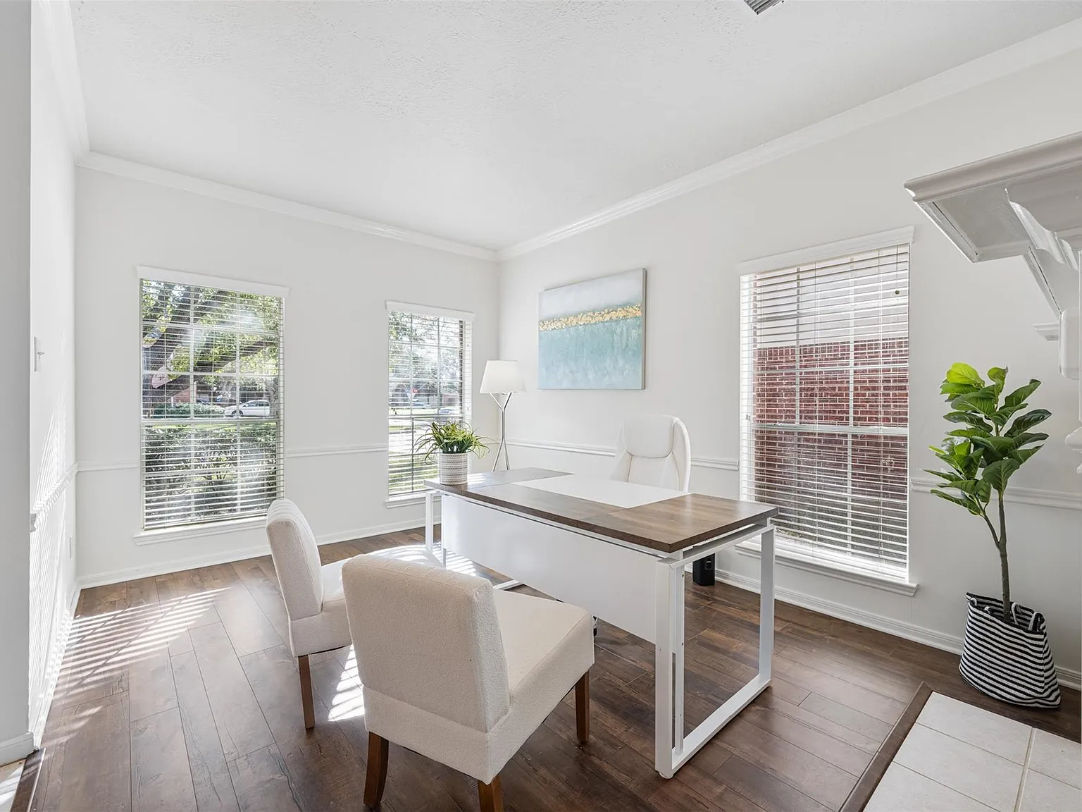 4 bed, 2.5 bath, 2920 sqft, $3,900 — Photo 4