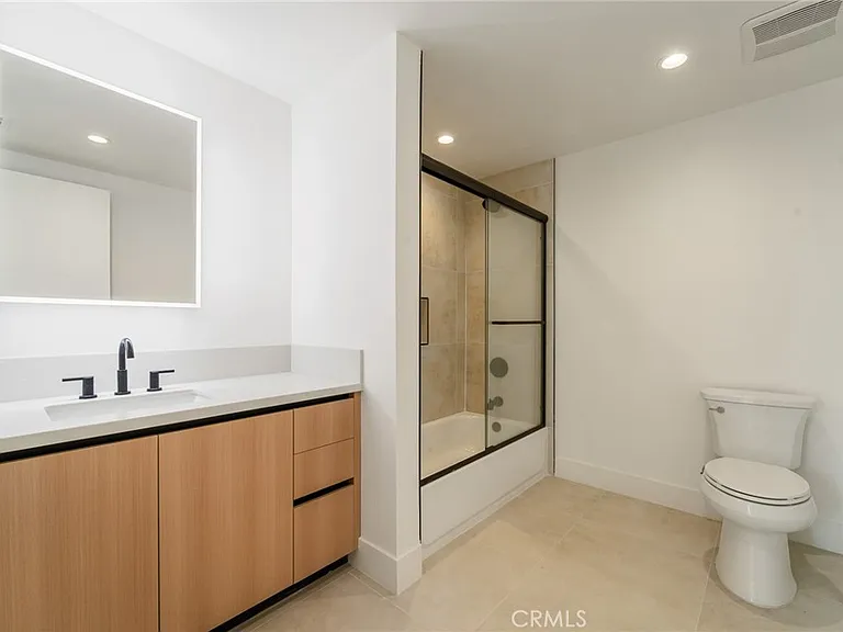 7510 Sepulveda Blvd #204 — Photo 17