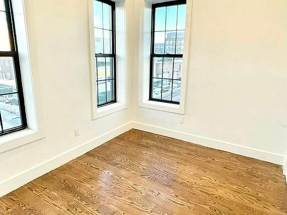 3rd image of 855 Rogers Ave #2