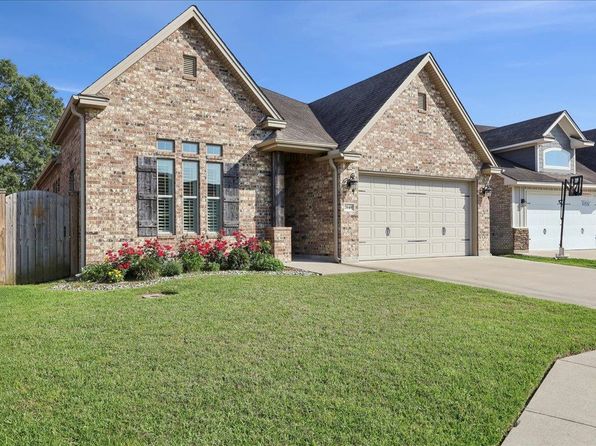 7849 Oakridge Dr, Nederland, TX 77627
