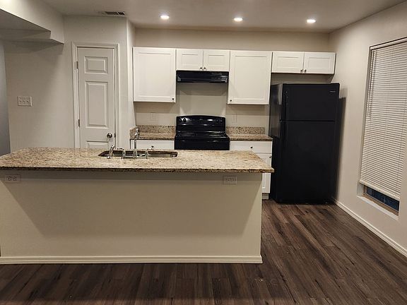 3rd image of 3905 Franklin Ave #1