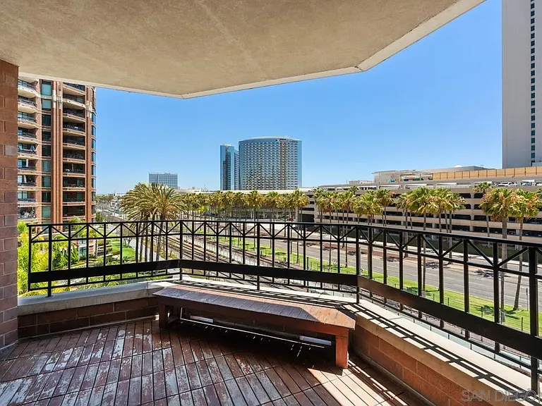 500 W Harbor Dr #504 — Photo 18