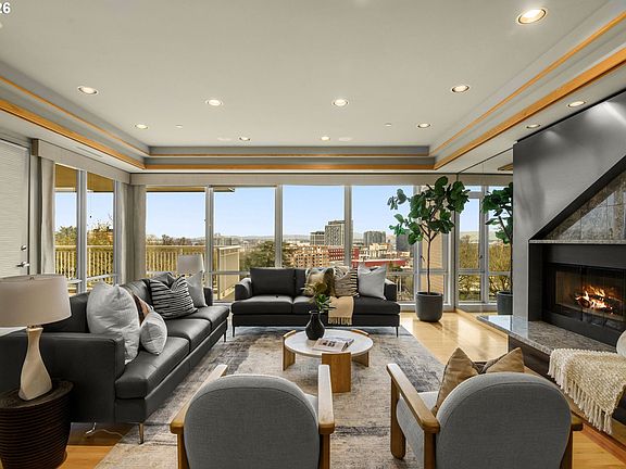 5th image of 2020 SW Market Street Dr APT 102