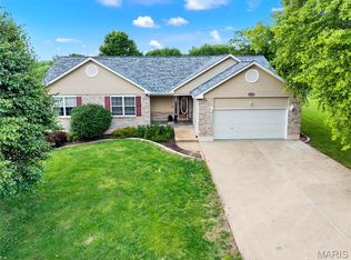 395 Bridgewater Heights Dr, Villa Ridge, MO 63089