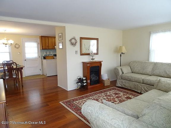 4th image of 253 N 12th St