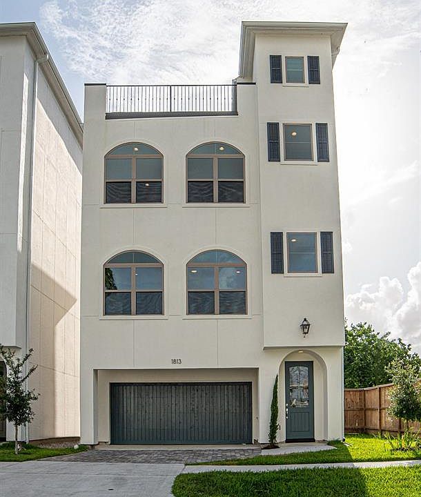 1st image of 1813 Goliad St