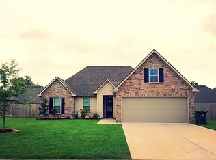 14296 Stonegate Manor Dr, Gonzales, LA 70737