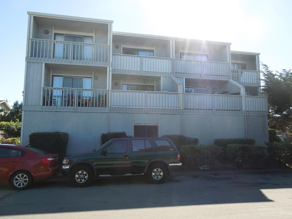 2nd image of 431 Willow Ave #437