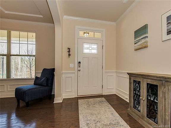 3rd image of 15509 Oleander Dr
