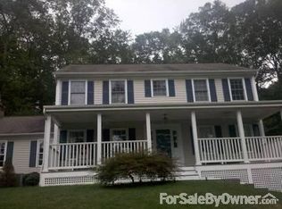 16 Narragansett Trl, Sandy Hook, CT 06482