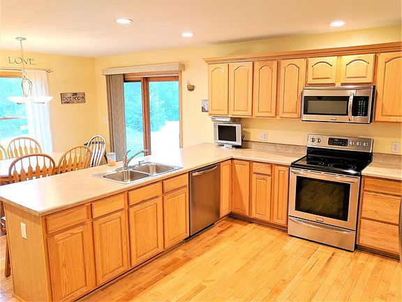 3rd image of 11912 Alden Ct NE