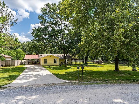 3rd image of 12622 Oak Knoll Cir