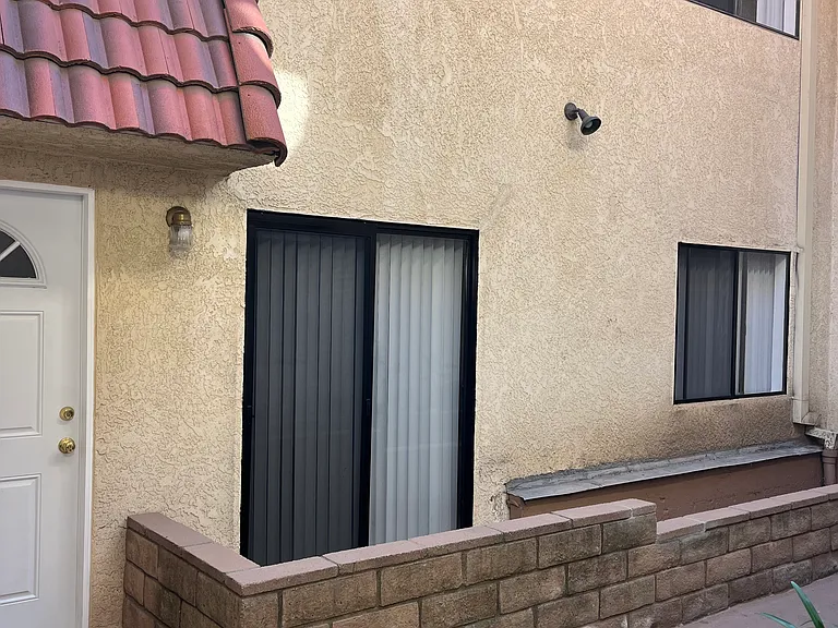 Lincoln Gardens Townhouse Apartments — Photo 15