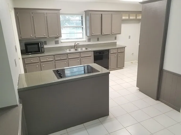 3911 Brightwood Dr — Photo 8