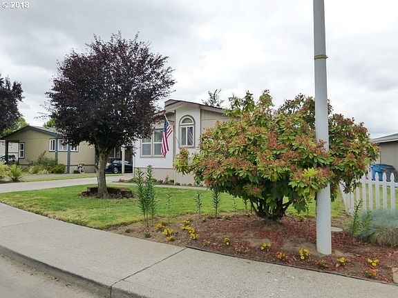 2nd image of 7616 NE 54th St