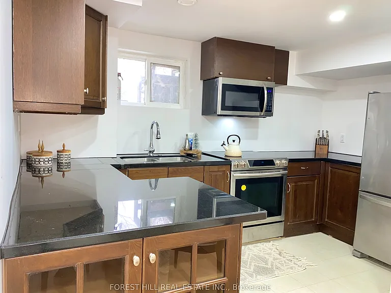 120 Greenbelt Cres #BASEMENT — Photo 8