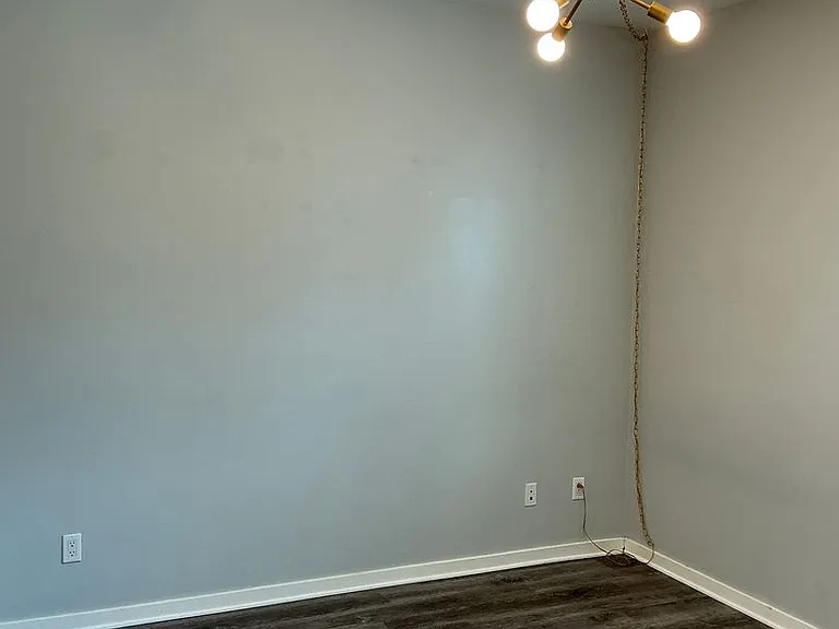 537 W Maple Ave — Photo 12