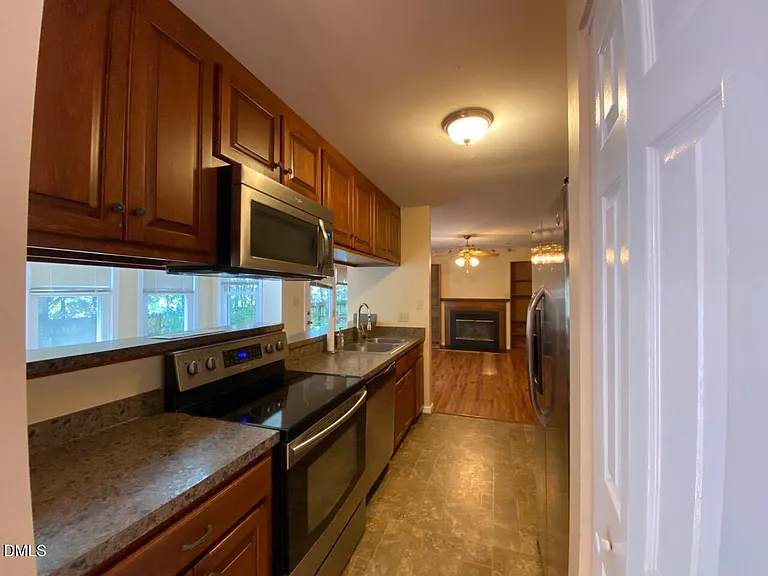 111 Westwind Ct — Photo 6