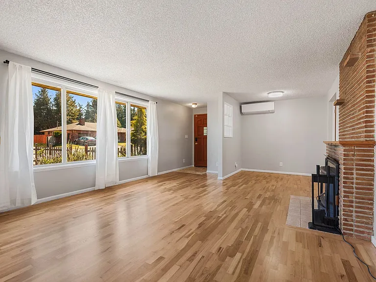 517 Pecks Dr — Photo 7