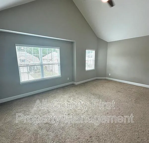553 Sprayberry Dr — Photo 17
