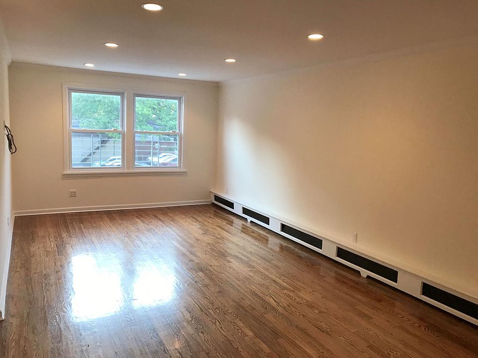 1st image of 2561 Parsons Blvd