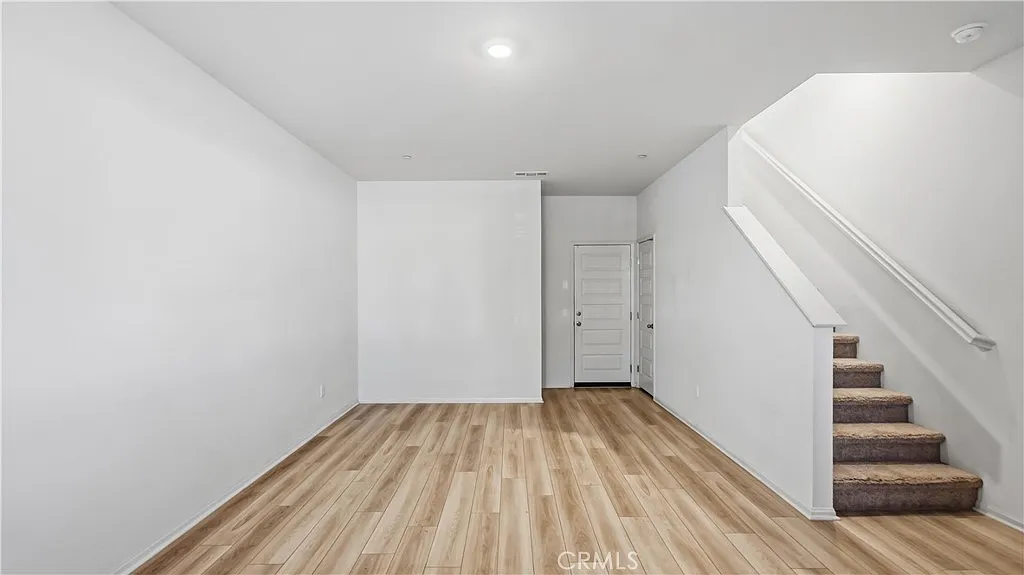 3 bed, 1791 sqft, $3,650 — Photo 4