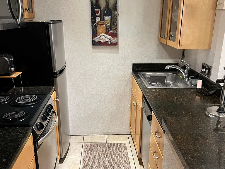 1825 Marine St #5 — Photo 7