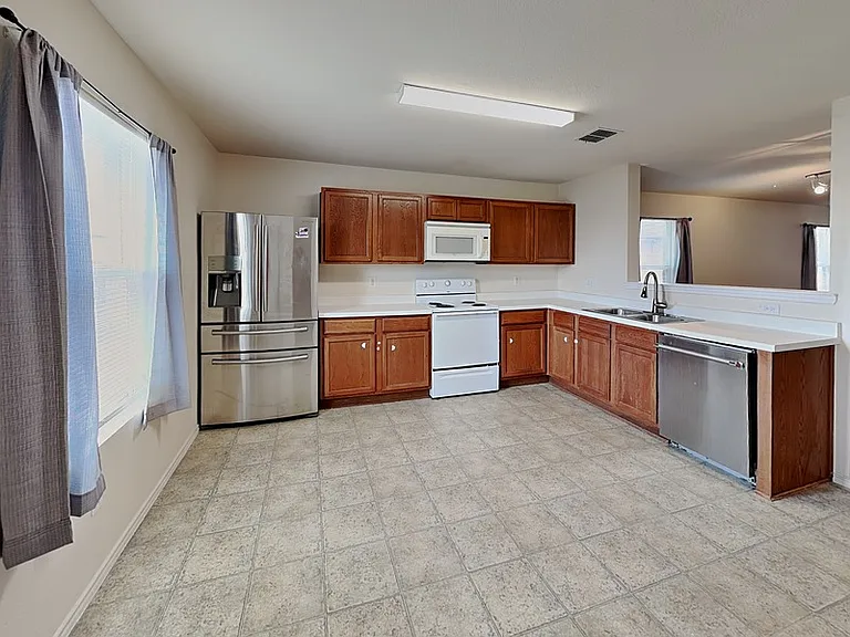 708 Moss Glen Trl — Photo 5