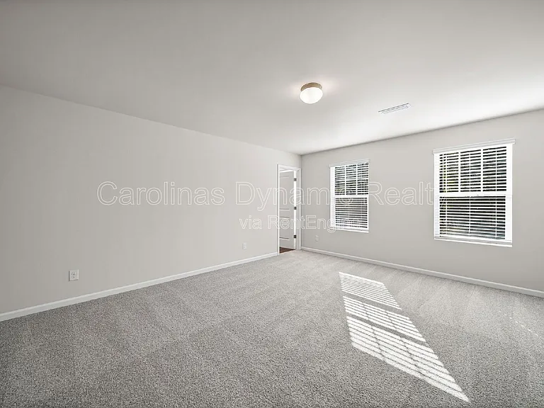 3200 Polk And White Rd #A — Photo 29