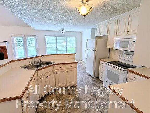 4th image of 1491 Elena Dr