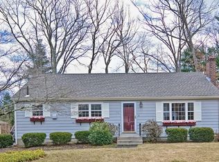 52 Pine St, Franklin, MA 02038