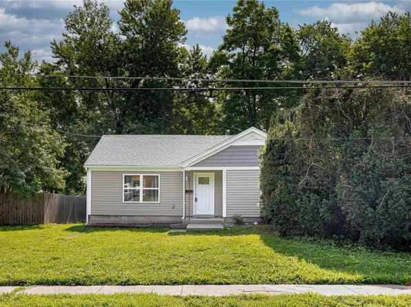 2302 N 5th St, Saint Charles, MO 63301