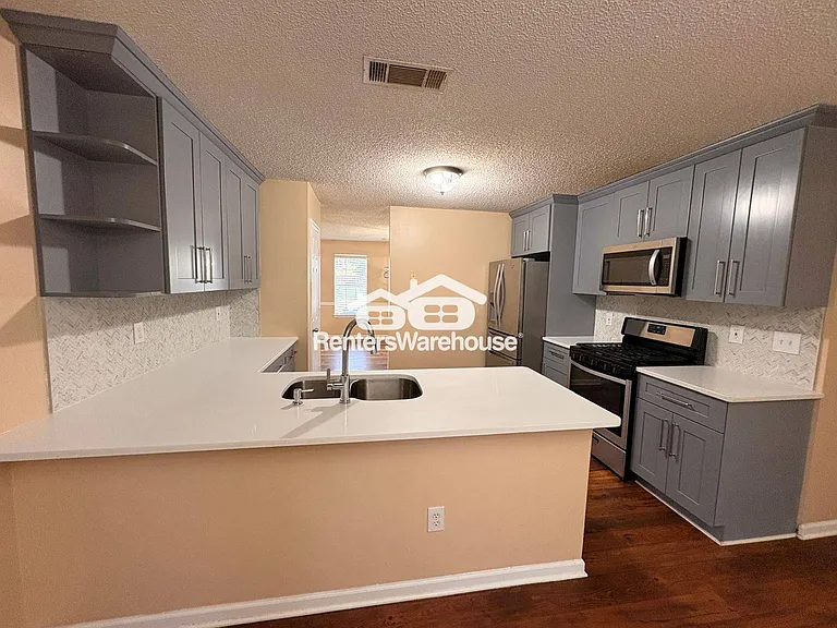 1576 Rogers Crossing Dr — Photo 12