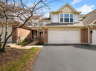 630 Village Rd, Crystal Lake, IL 60014