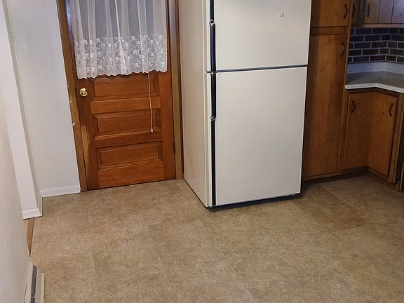 5th image of 1748 Chester Ave