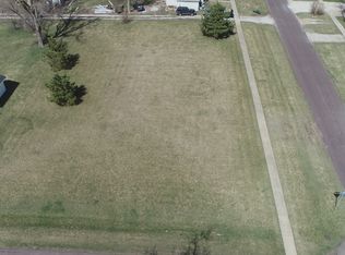 278 S Summit St, El Paso, IL 61738