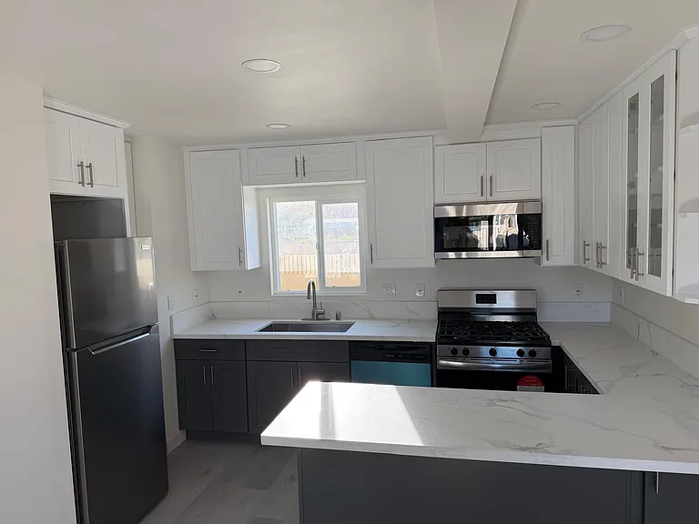 18405 Devlin Ave — Photo 10