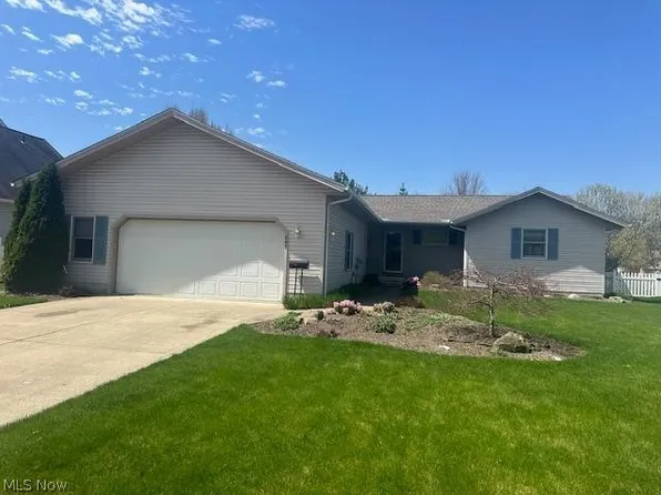 647 Meadow Ln, Wellington, OH 44090