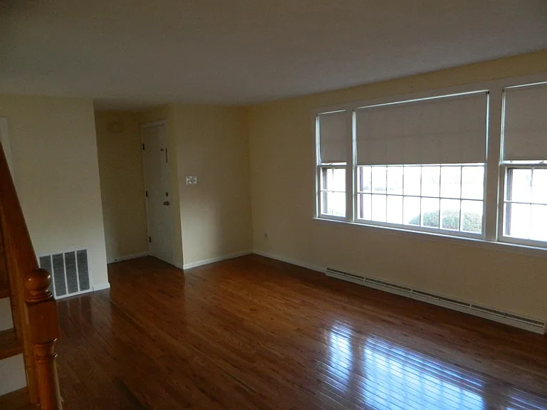 11-15 Lee St — Photo 9