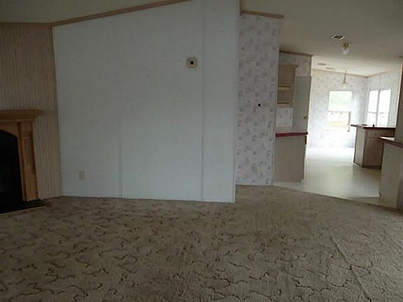 3rd image of 1784 River Oak Dr