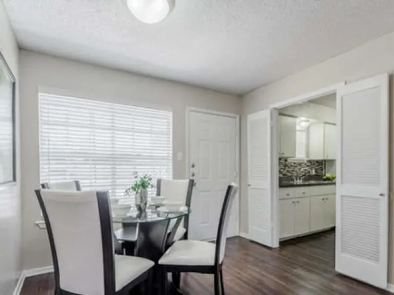 Arlington Park Villas — Photo 13